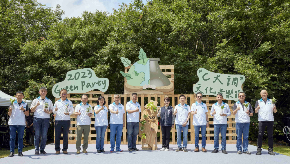 友達光電攜手供應商夥伴及台中市政府，共同倡議及推廣加樹減塑、節能減碳的淨零綠生活