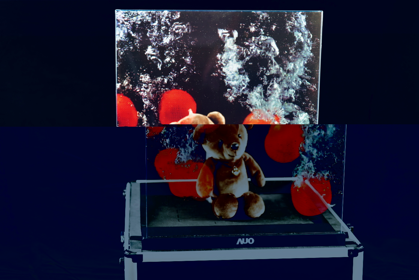 友達領先研發Micro LED透明顯示器，具備高穿透、低繞射、高亮度、可拼接之特性，可應用於智慧移動、智慧零售、商業展示等多元場域