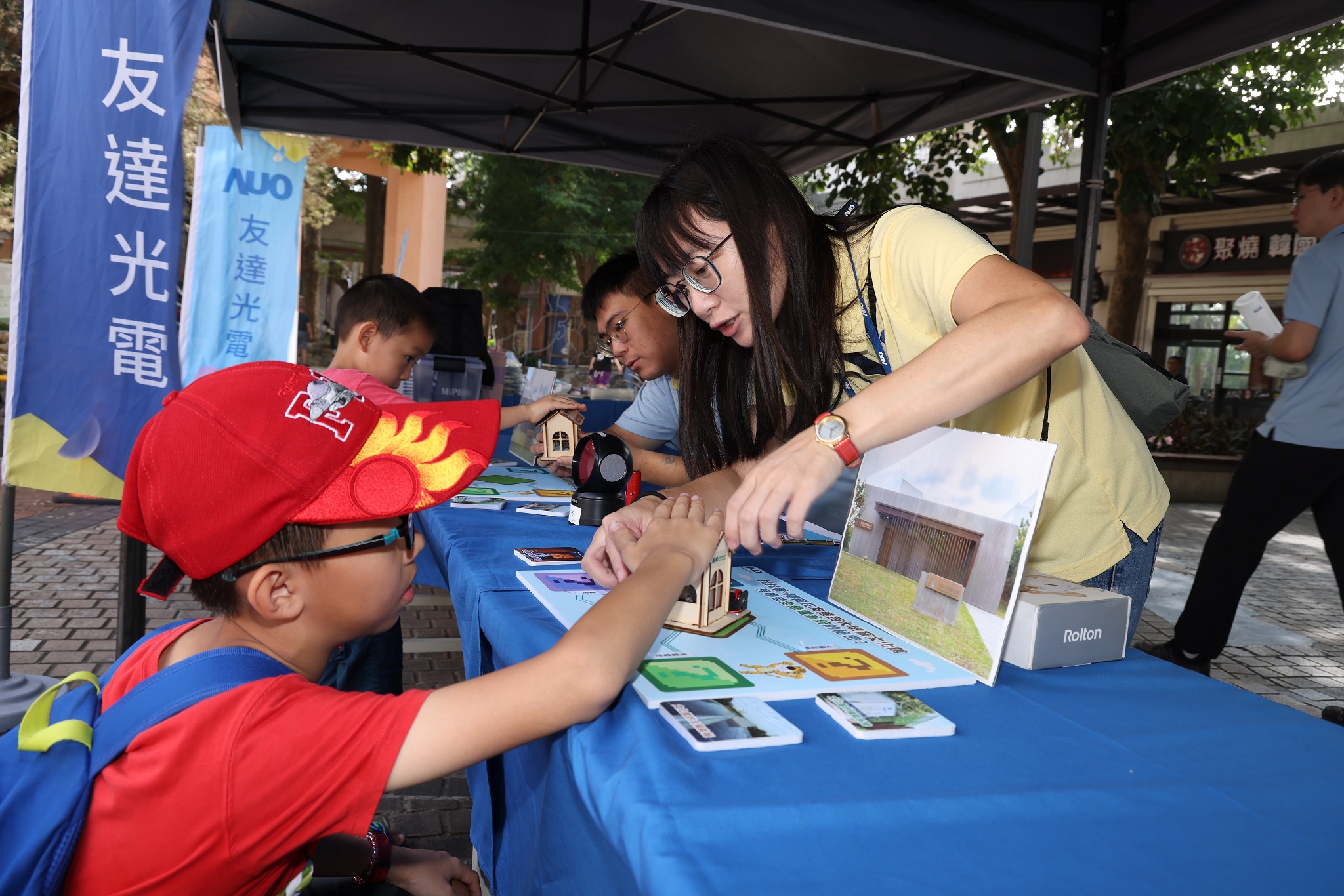 友達投入永續素養教育多年，從自身的環境教育場域走入校園、各式活動現場，合作夥伴亦擴及到NGO、公部門與供應鏈，豐碩成果獲「社會共融領袖獎」