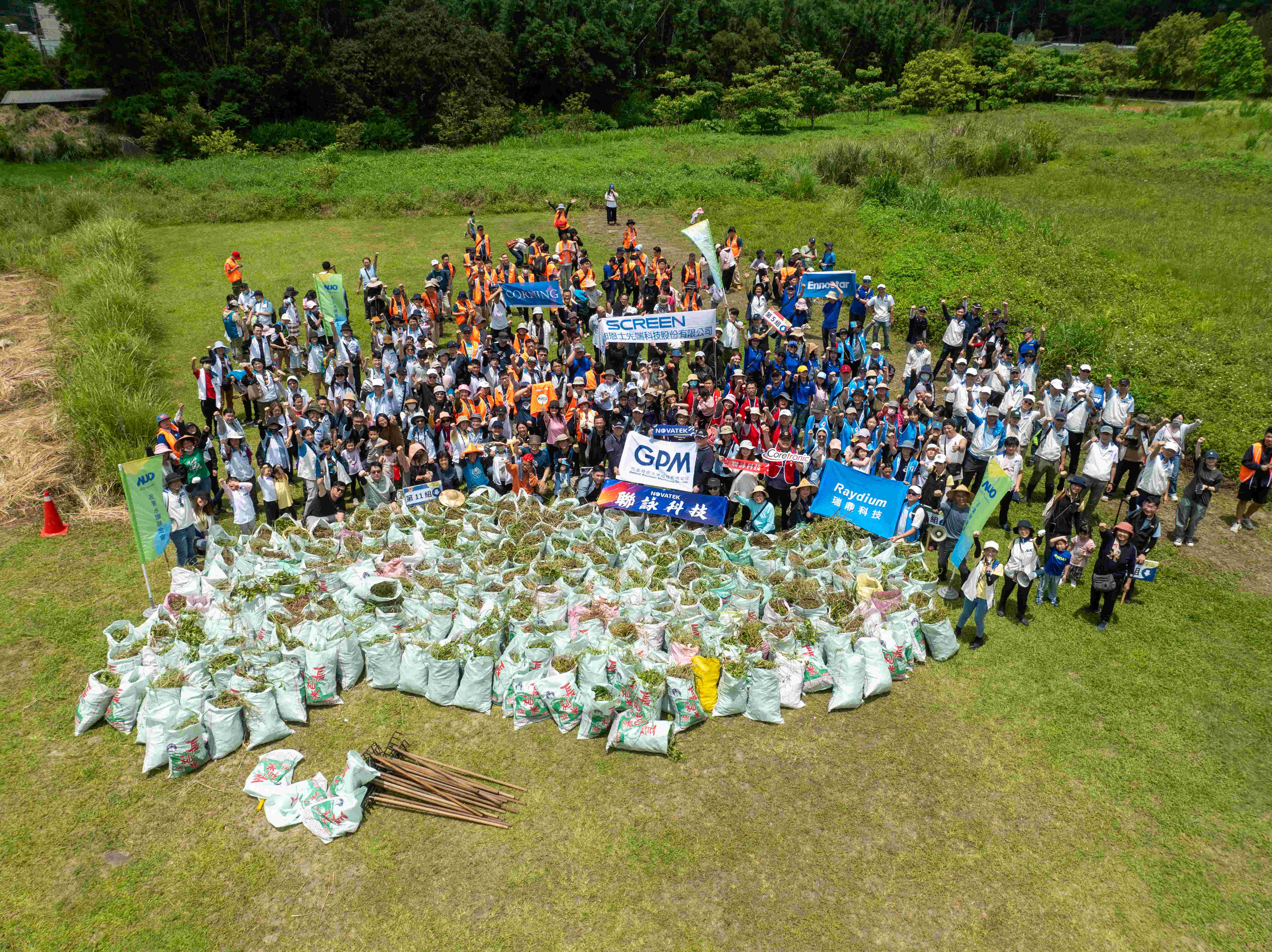 友達永續基金會以行動將永續理念落實在日常生活，並結合各種環保節日與內外部利害關係人共同倡議，持續舉辦「手護台灣綠色堡壘」之生物多樣性倡議系列活動，發揮企業綠色影響力